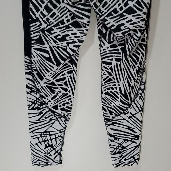 NIKE athletic leggings - Picture 5 of 7